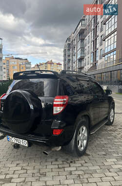 Внедорожник / Кроссовер Toyota RAV4 2011 в 