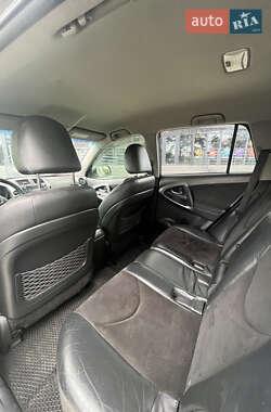 Внедорожник / Кроссовер Toyota RAV4 2011 в 