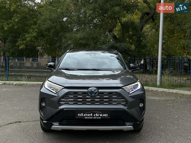 Внедорожник / Кроссовер Toyota RAV4 2020 в Николаеве