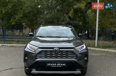 Внедорожник / Кроссовер Toyota RAV4 2020 в 