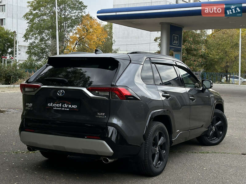 Внедорожник / Кроссовер Toyota RAV4 2020 в Николаеве