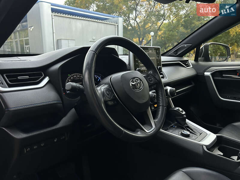 Внедорожник / Кроссовер Toyota RAV4 2020 в Николаеве