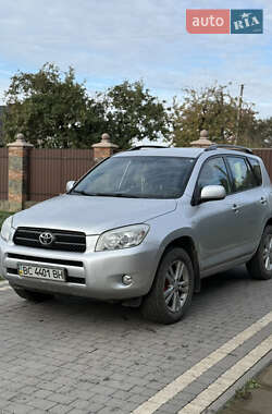 Позашляховик / Кросовер Toyota RAV4 2008 в Рудки