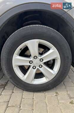 Внедорожник / Кроссовер Toyota RAV4 2014 в 