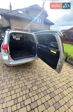 Внедорожник / Кроссовер Toyota RAV4 2007 в 
