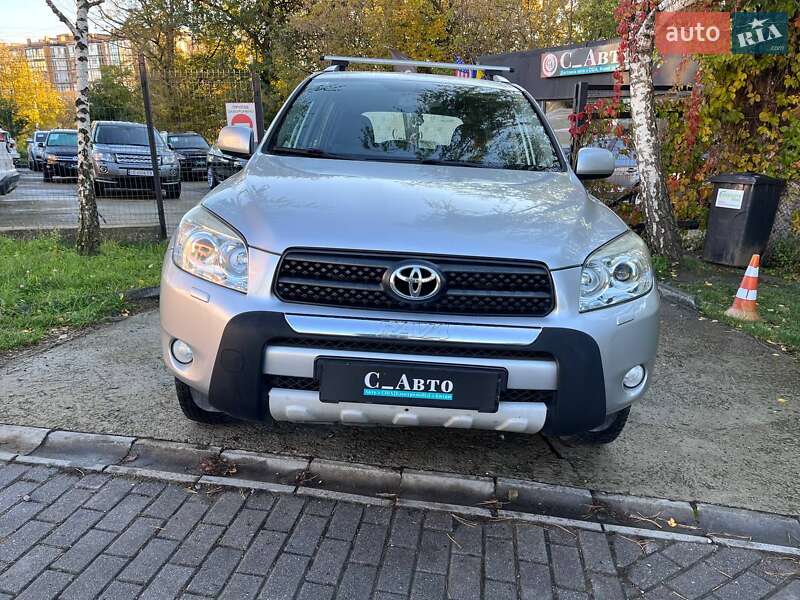 Внедорожник / Кроссовер Toyota RAV4 2006 в Черновцах