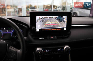 Внедорожник / Кроссовер Toyota RAV4 2023 в 