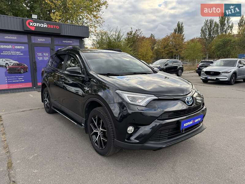 Внедорожник / Кроссовер Toyota RAV4 2017 в Днепре