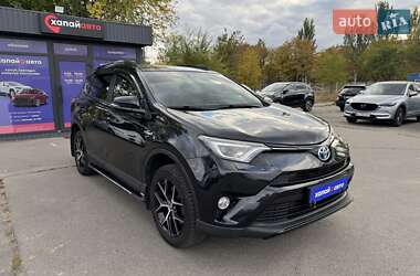Внедорожник / Кроссовер Toyota RAV4 2017 в 