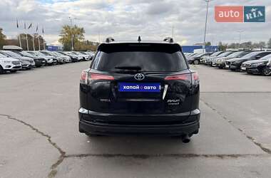 Внедорожник / Кроссовер Toyota RAV4 2017 в 