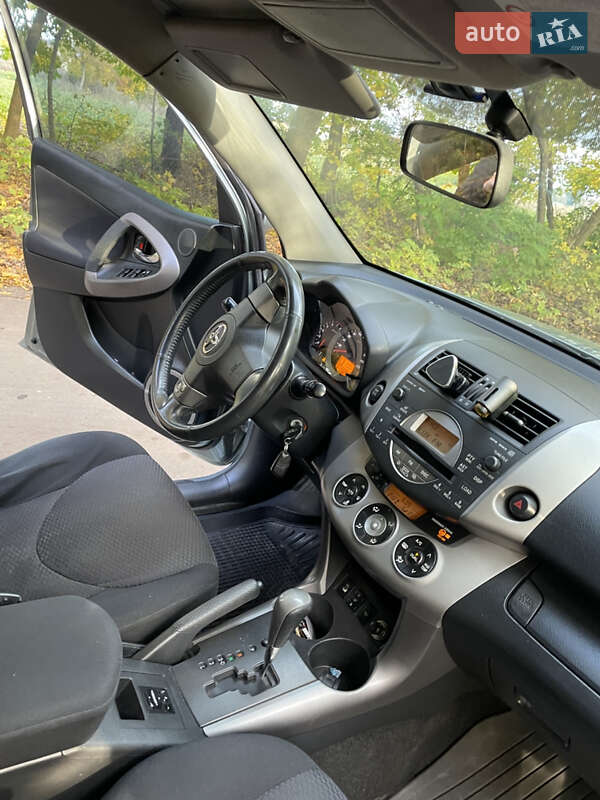 Внедорожник / Кроссовер Toyota RAV4 2007 в Тернополе