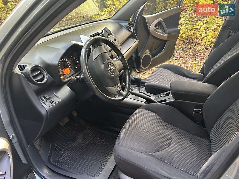 Внедорожник / Кроссовер Toyota RAV4 2007 в Тернополе