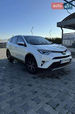 Внедорожник / Кроссовер Toyota RAV4 2017 в Сельцо