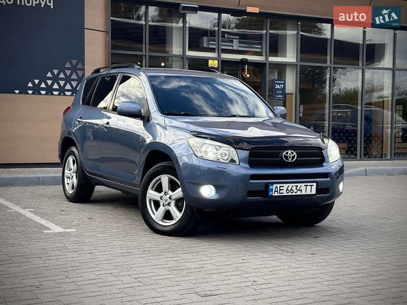 Внедорожник / Кроссовер Toyota RAV4 2007 в 