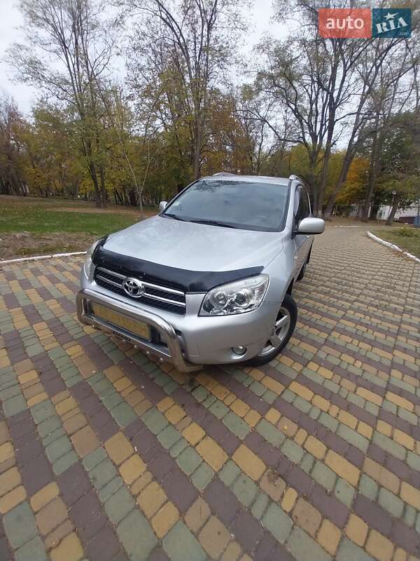 Внедорожник / Кроссовер Toyota RAV4 2007 в 