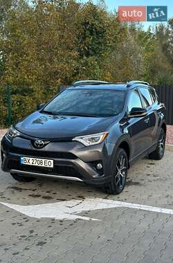 Внедорожник / Кроссовер Toyota RAV4 2017 в Хмельницком