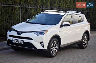 Позашляховик / Кросовер Toyota RAV4 2016 в 