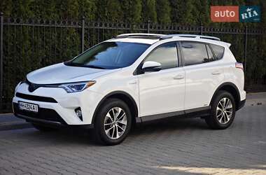Позашляховик / Кросовер Toyota RAV4 2016 в 