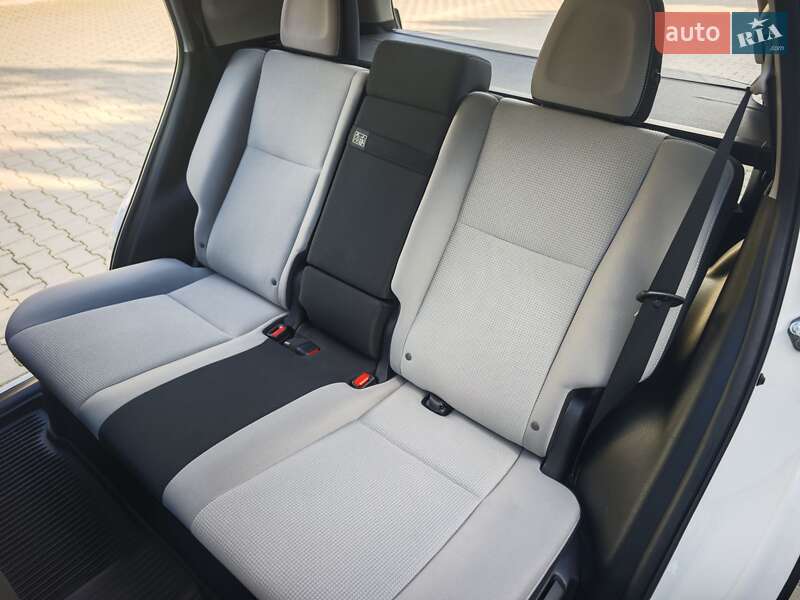 Внедорожник / Кроссовер Toyota RAV4 2016 в Одессе фото 32 Внедорожник / Кроссовер Toyota RAV4 2016 в Одессе
