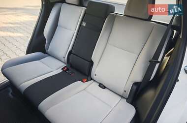 Позашляховик / Кросовер Toyota RAV4 2016 в 
