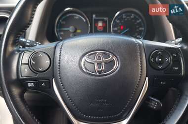 Позашляховик / Кросовер Toyota RAV4 2016 в 