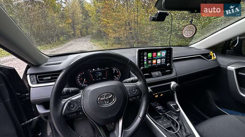 Позашляховик / Кросовер Toyota RAV4 2020 в Житомирі