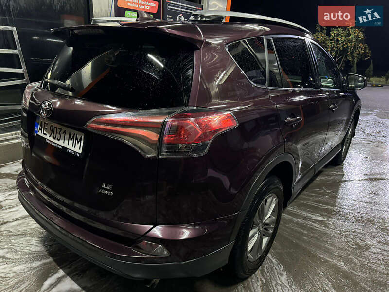 Внедорожник / Кроссовер Toyota RAV4 2017 в Полтаве