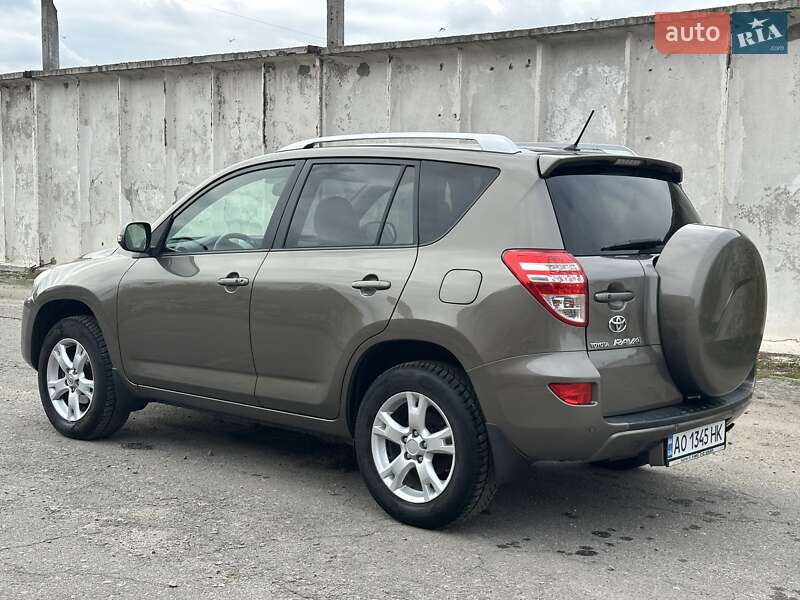 Внедорожник / Кроссовер Toyota RAV4 2009 в Сумах