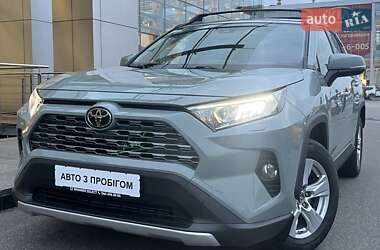 Внедорожник / Кроссовер Toyota RAV4 2021 в Киеве