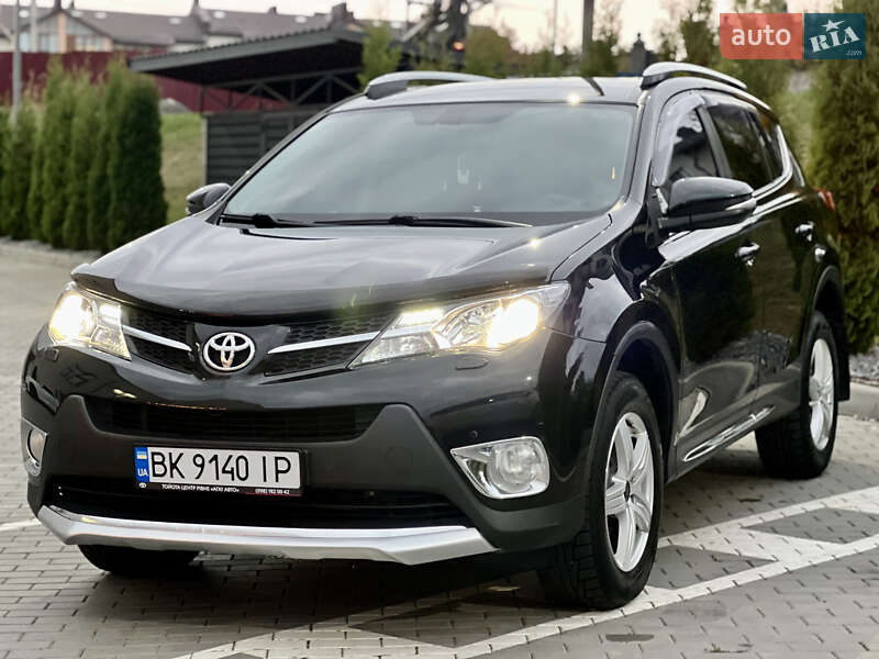 Внедорожник / Кроссовер Toyota RAV4 2014 в Ровно