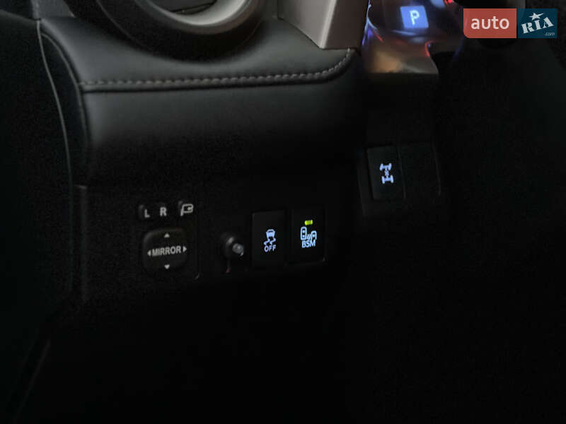 Внедорожник / Кроссовер Toyota RAV4 2014 в Ровно