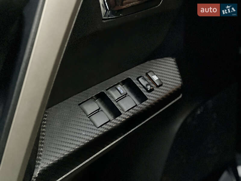 Внедорожник / Кроссовер Toyota RAV4 2014 в Ровно