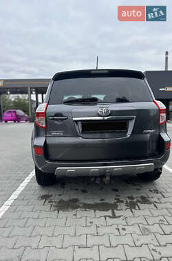 Внедорожник / Кроссовер Toyota RAV4 2010 в 