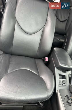 Внедорожник / Кроссовер Toyota RAV4 2010 в 