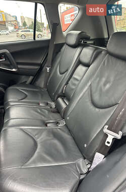 Внедорожник / Кроссовер Toyota RAV4 2010 в 