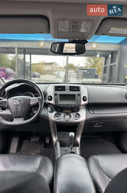 Внедорожник / Кроссовер Toyota RAV4 2010 в 
