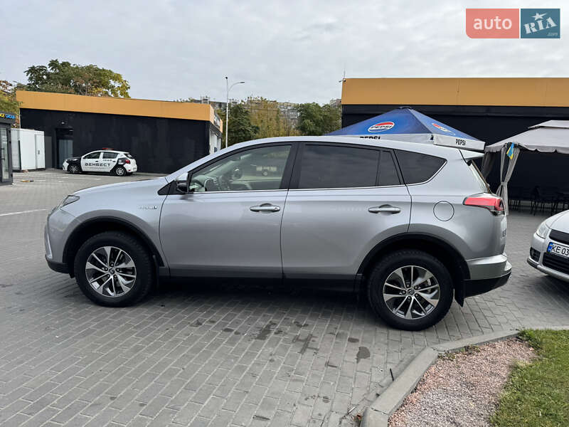 Позашляховик / Кросовер Toyota RAV4 2018 в Дніпрі