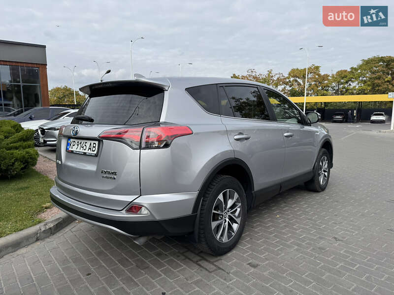 Позашляховик / Кросовер Toyota RAV4 2018 в Дніпрі