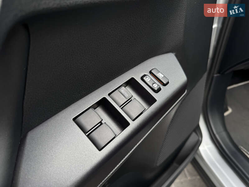 Позашляховик / Кросовер Toyota RAV4 2018 в Дніпрі
