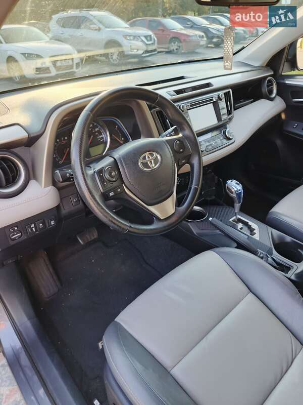 Позашляховик / Кросовер Toyota RAV4 2013 в Кременчуці