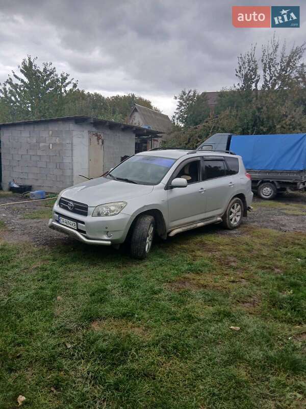 Внедорожник / Кроссовер Toyota RAV4 2007 в Умани