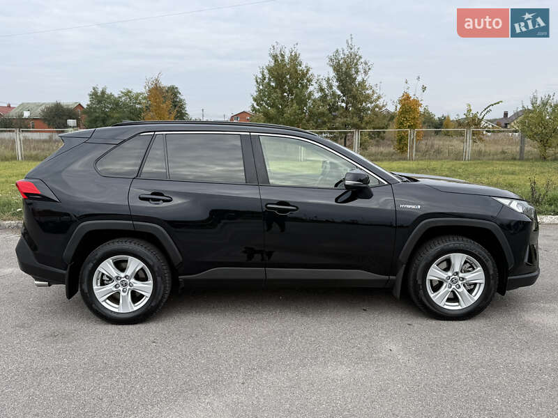 Позашляховик / Кросовер Toyota RAV4 2021 в Києві фото 11 Позашляховик / Кросовер Toyota RAV4 2021 в Києві