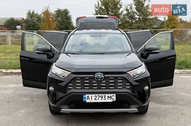 Внедорожник / Кроссовер Toyota RAV4 2021 в 