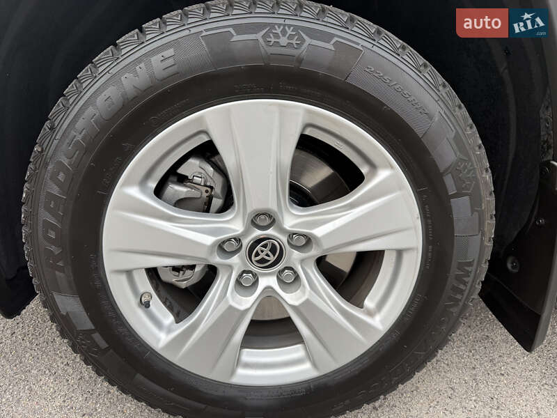 Позашляховик / Кросовер Toyota RAV4 2021 в Києві фото 29 Позашляховик / Кросовер Toyota RAV4 2021 в Києві