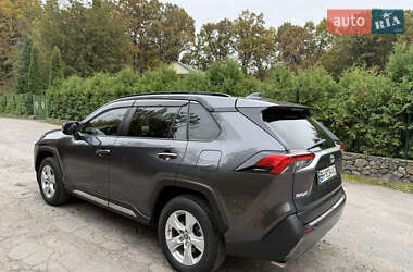 Внедорожник / Кроссовер Toyota RAV4 2019 в 
