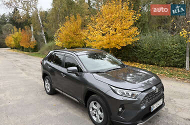 Внедорожник / Кроссовер Toyota RAV4 2019 в 