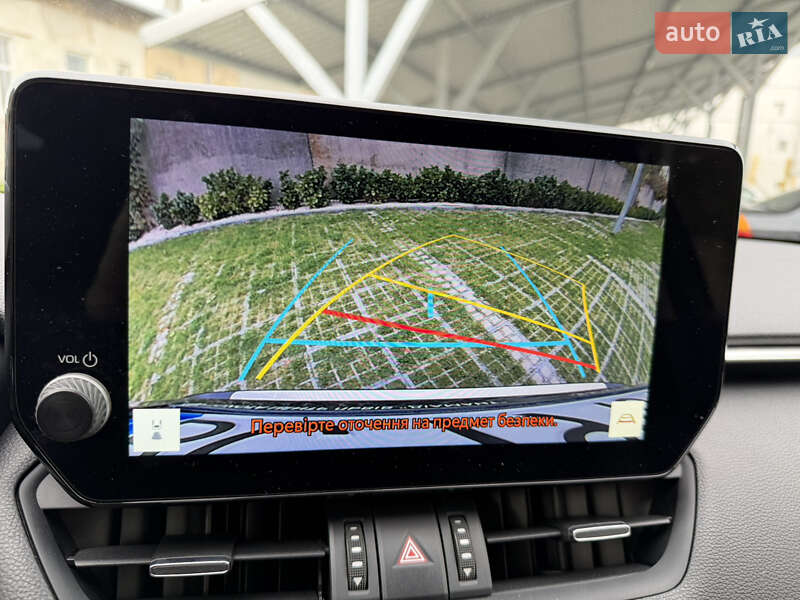 Позашляховик / Кросовер Toyota RAV4 2024 в Львові