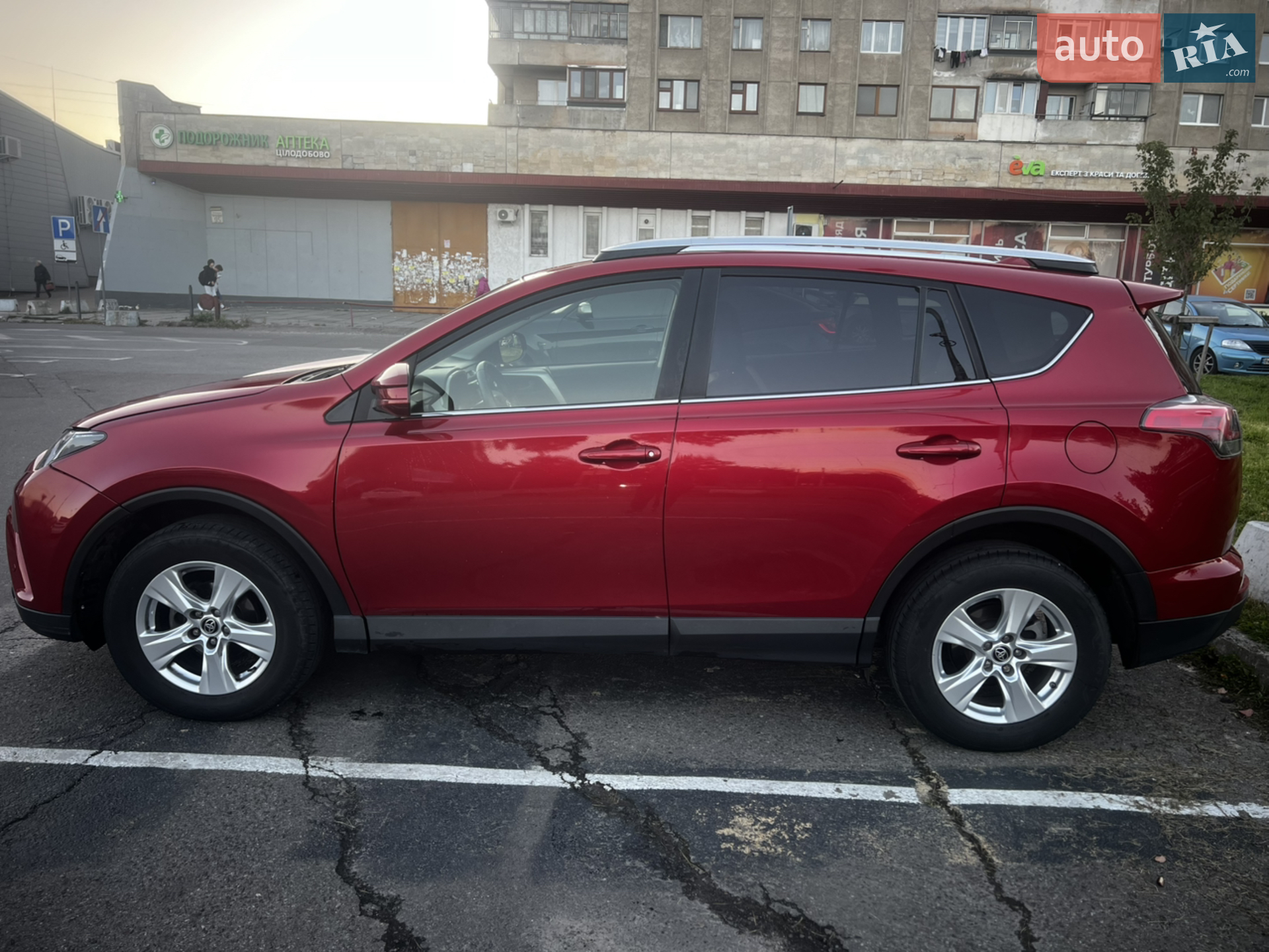 2016 Toyota RAV 4 - мініатюра 5
