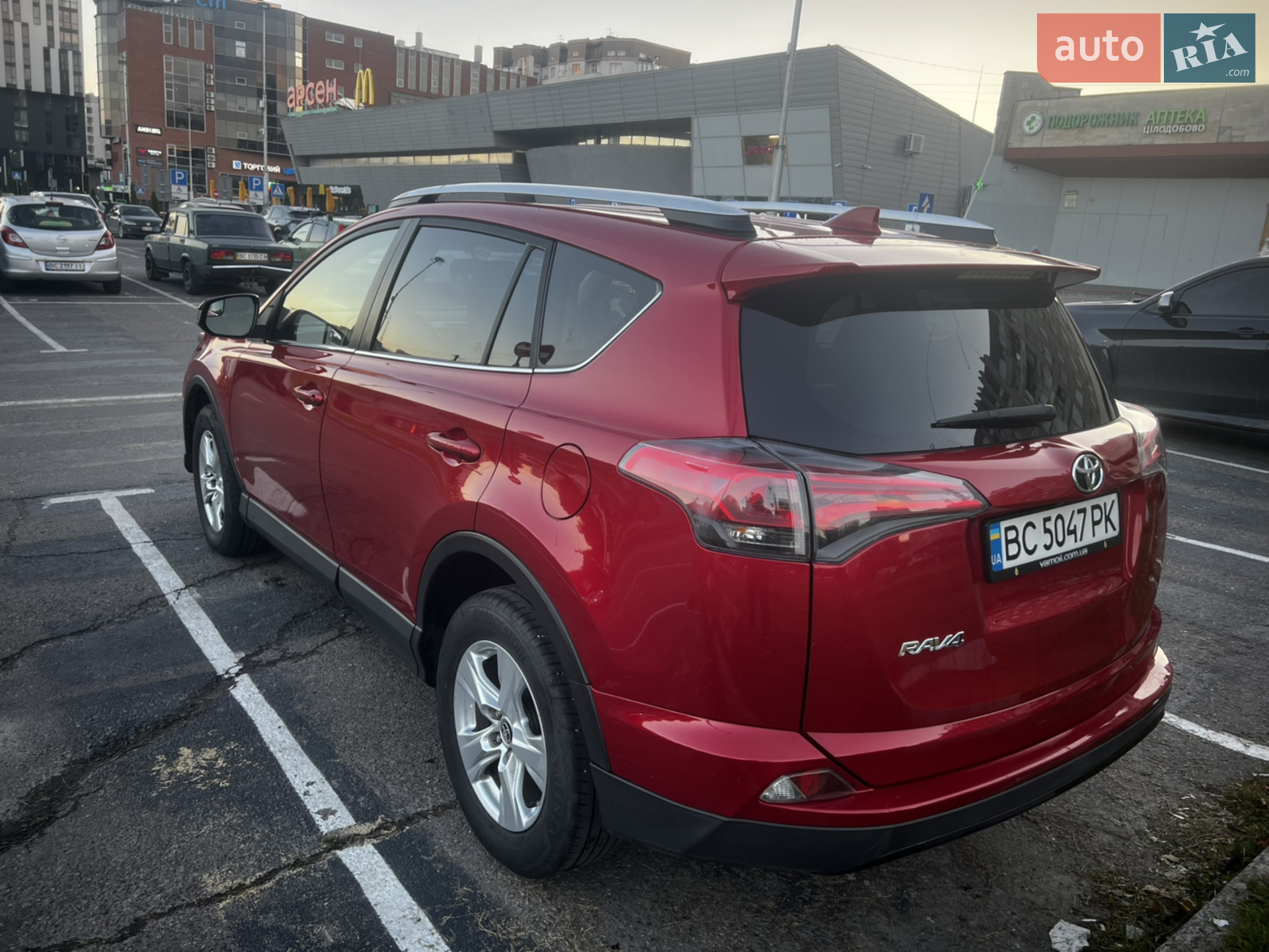2016 Toyota RAV 4 - мініатюра 6