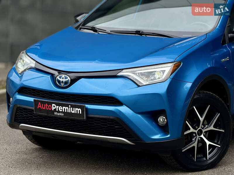 Внедорожник / Кроссовер Toyota RAV4 2017 в Харькове